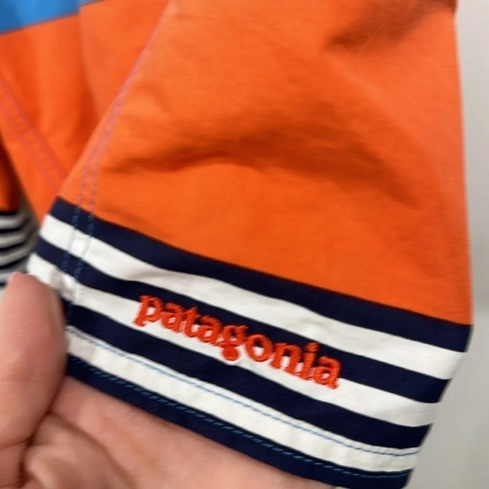 Patagonia printed Wavefarer board shorts 19” size 34. NWT